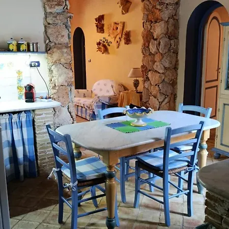 Rustic-style